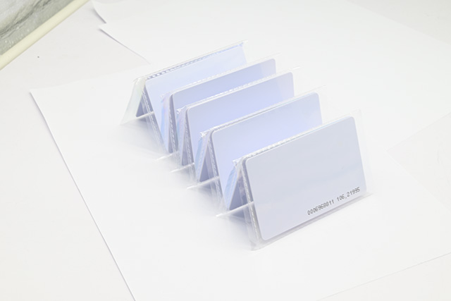 门禁卡使用IC卡与ID卡整体性能比较 门禁卡使用IC卡与ID卡整体性能比较