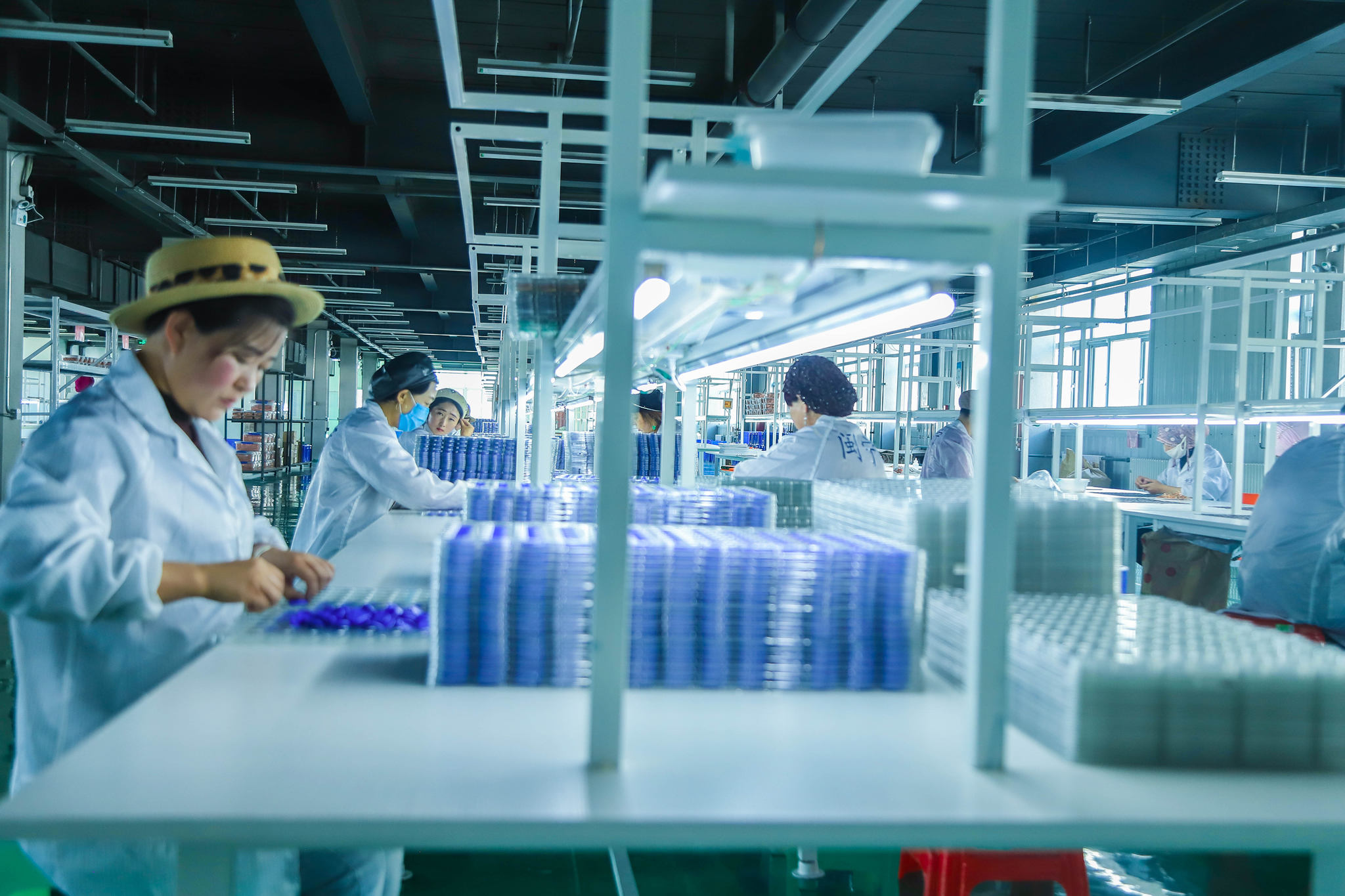 卡立方集团宁夏工厂获得一项用于智能卡加工的超声波焊接装置专利