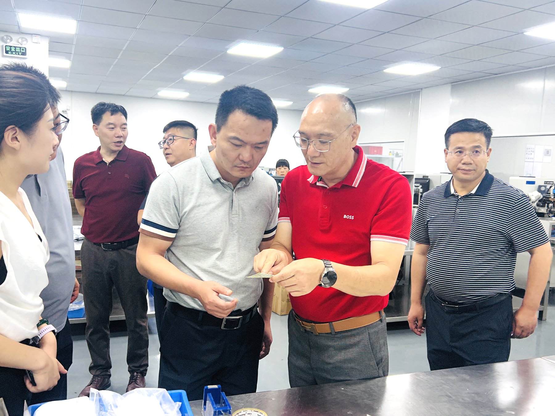 热烈欢迎宁夏海原县李明县长一行莅临卡立方集团参观指导