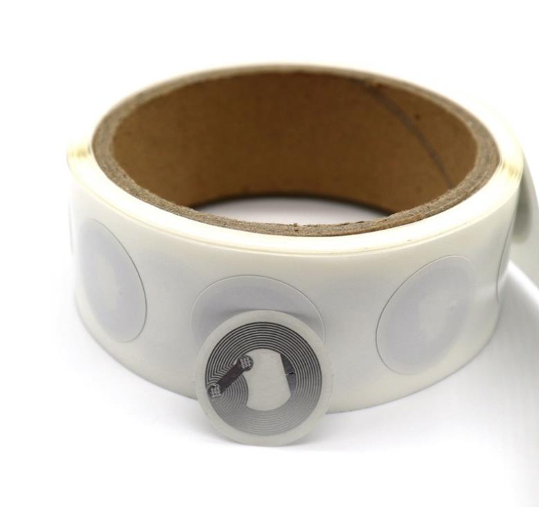 NFC标签NTAG215芯片大容量存储碰碰贴智能营销互动标签定制