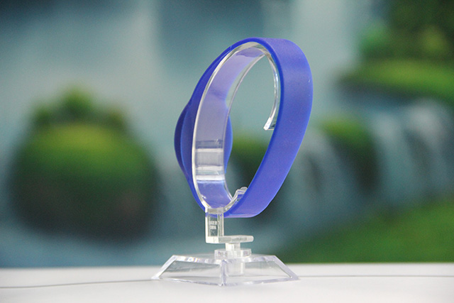 被硅胶腕带市场挤压的塑胶市场 被硅胶腕带市场挤压的塑胶市场