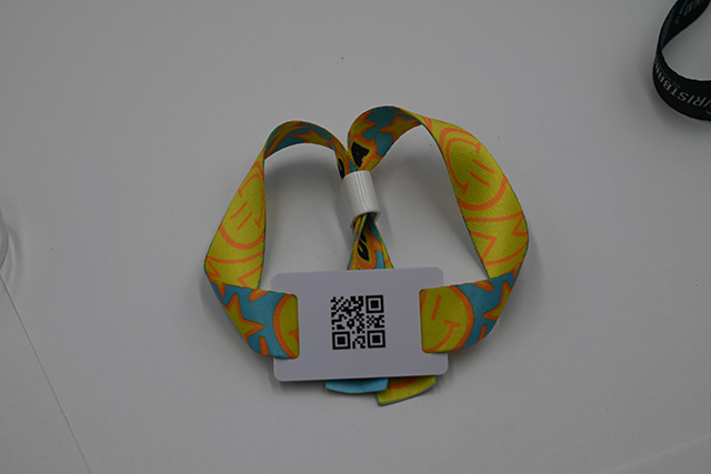 RFID钥匙扣卡硅胶腕带卡！