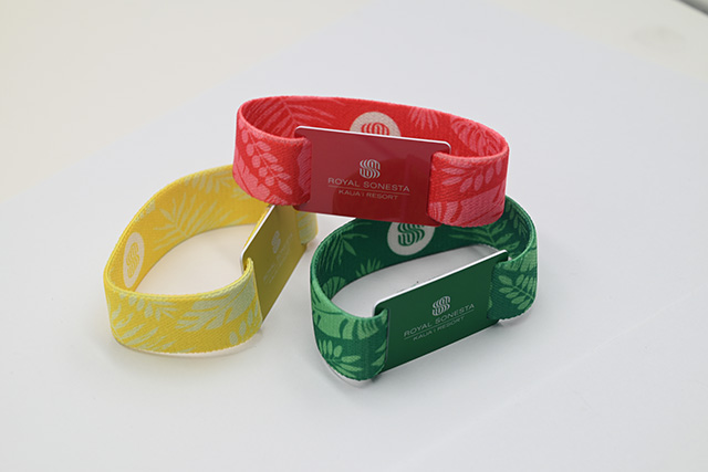 石家庄公交部门推出纪念圆形公交滴胶卡 石家庄公交部门推出纪念圆形公交滴胶卡