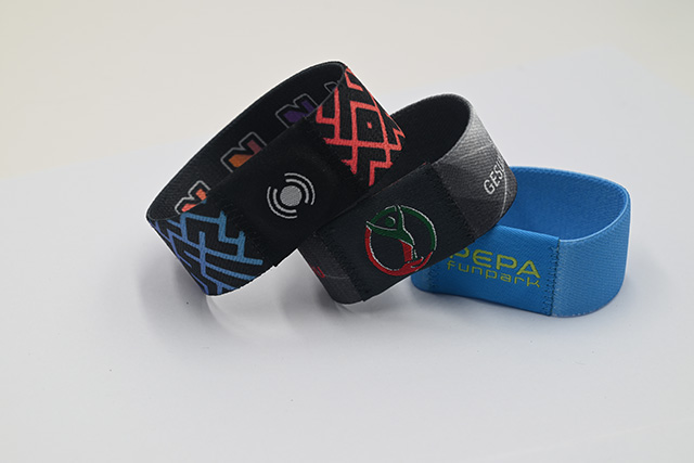 镭射卡的制作，镭射卡的优点