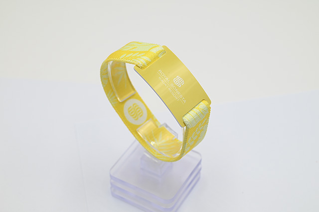 如何防止自己使用的磁条卡消磁或损坏？