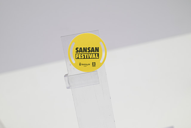 芯片卡的应用可划分为四个过程：制作、发行、使用、回收