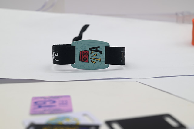 创新用校园IC卡防止校园暴力事件